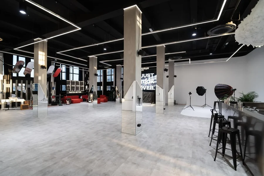 Takeovers Studios, Dorobanți